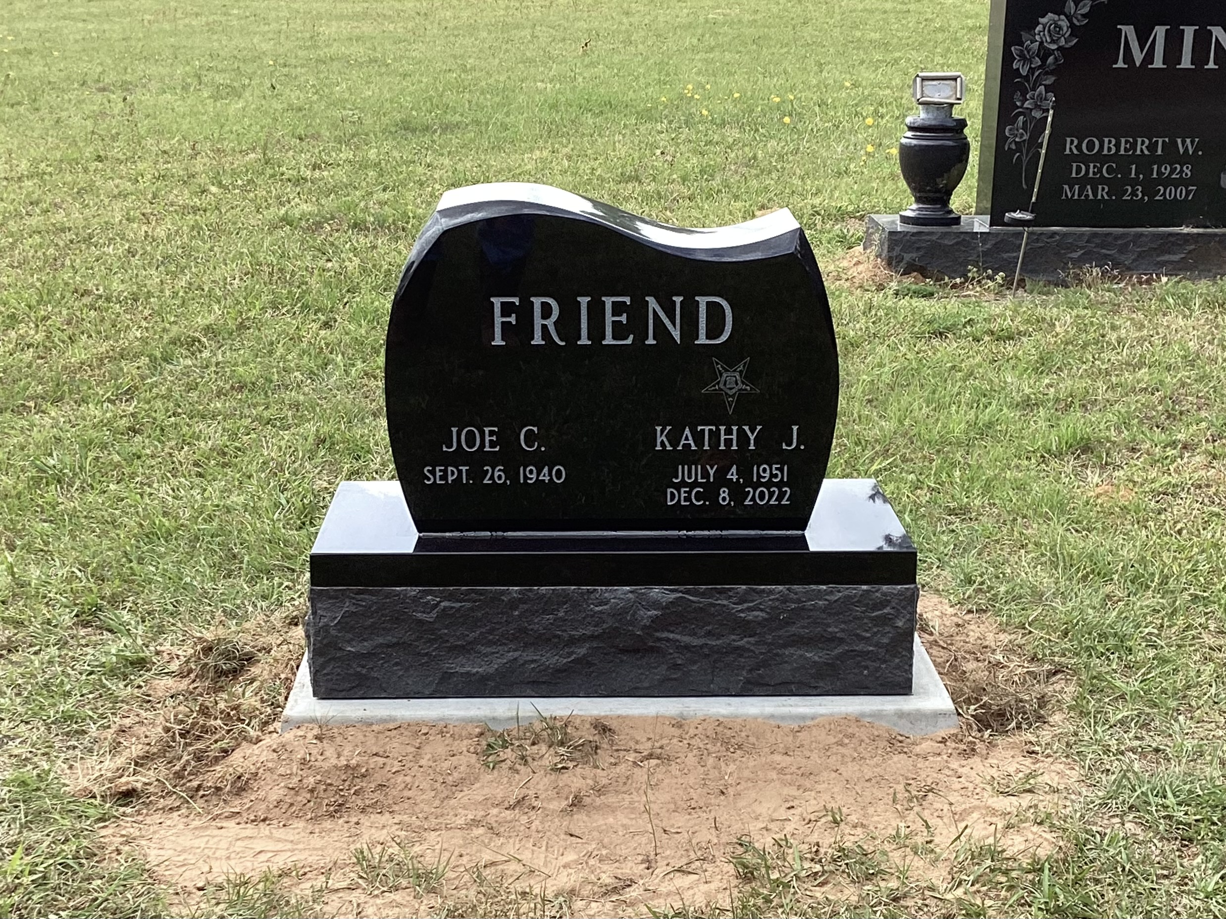 black Monument - Tom Cemetery, Haworth OK