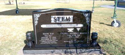 Top black Monument - 4 Seasons/Ridgeview Memorial Park, Allen TX